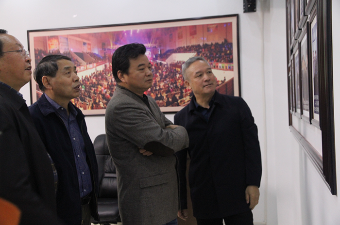 9 蘇總解讀金寨基地會議室展板.png